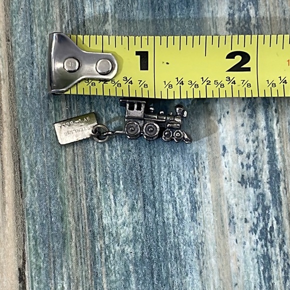 ⭐️Vintage Sterling by Bell steam engine locomotive train charm - Picture 7 of 8